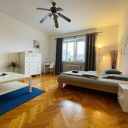 Lovely 2Bdr In Center, Wifi & Self-Check In Братислава Экстерьер фото