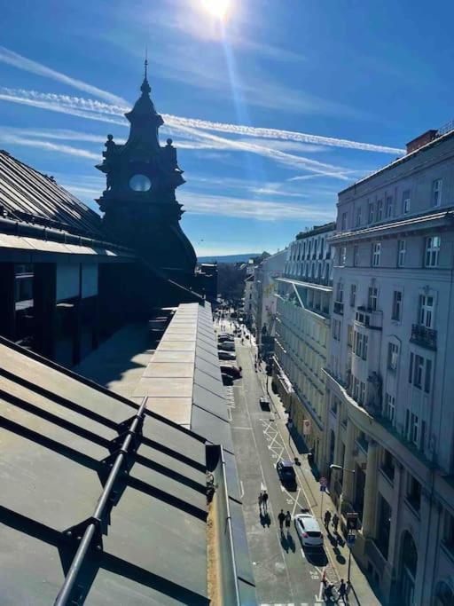 Lovely 2Bdr In Center, Wifi & Self-Check In Братислава Экстерьер фото